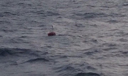 Neo phao đánh dấu vị trí tàu Hải Thành 26 bị chìm.