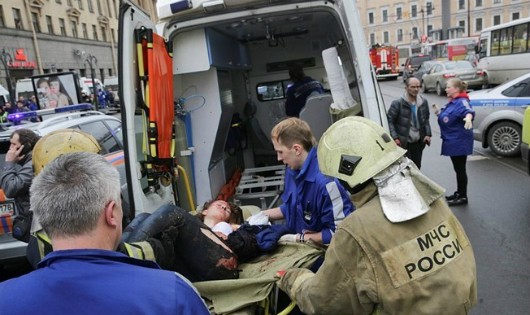 Một nạn nhân của vụ khủng bố tại ga tàu điện ngầm. (Nguồn: Reuters)
