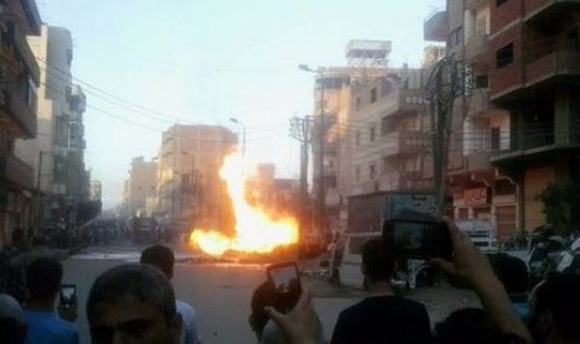 Giây phút quả bom bất ngờ phát nổ gần nhà thờ. Ảnh: Công an nhân dân/ Egypt liveuamap