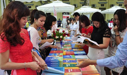 Bộ Tư pháp triển lãm sách hưởng ứng Ngày sách Việt Nam