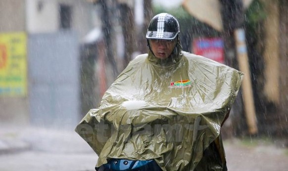 Hà Nội mưa dông tới cuối tuần, các tỉnh Tây Bắc đề phòng lũ quét