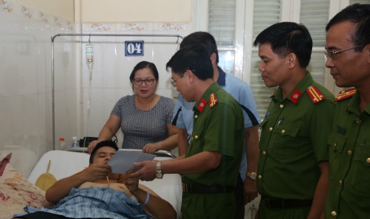 Biểu dương tinh thần dũng cảm chống tội phạm ma túy của CSGT Quảng Ninh