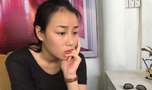 Người mẫu ảnh Minh Trang chia sẻ về cuộc hôn nhân đẫm nước mắt với chồng đại gia. Cô tố chồng giữ hai con và không cho mình được quyền chăm sóc.