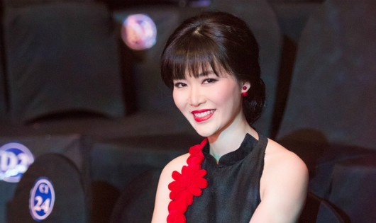 Hoa hậu Thu Thủy chia sẻ gì trên facebook khi bị em họ tố giật chồng?