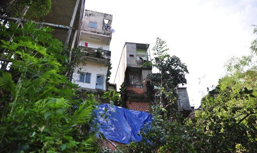 Nhiều hộ dân sinh sống ở ấp Thái Hòa, xã Hố Nai 3, huyện Trảng Bom đang nơm nớp lo sập nhà.