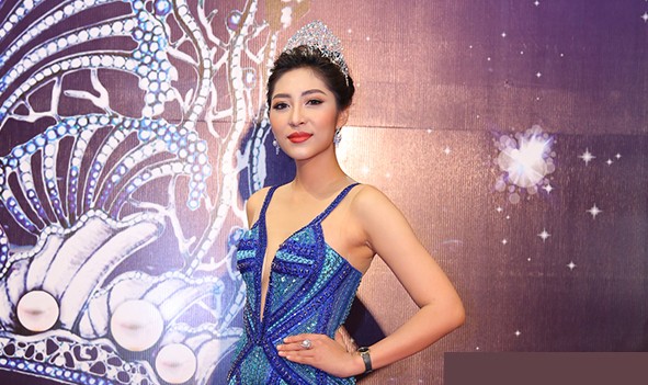 Đặng Thu Thảo tuyên bố từ bỏ vương miện Hoa hậu Đại dương 2014