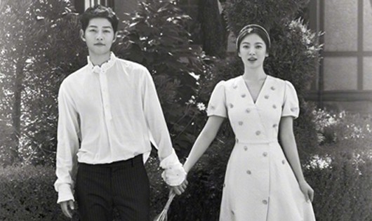 Song Hye Kyo, Song Joong Ki chia sẻ ảnh cưới sau hôn lễ