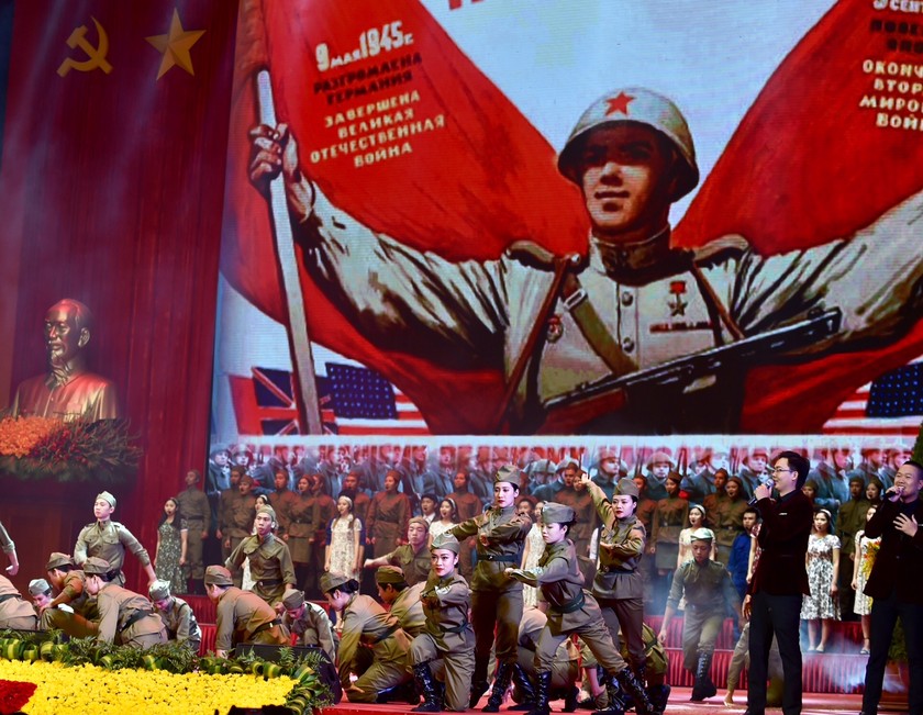 Việt Nam long trọng kỷ niệm 100 năm Cách mạng Tháng Mười Nga