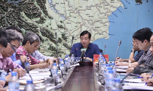 Ông Trần Quang Hoài chủ trì cuộc họp.