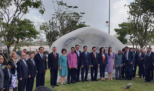 Phó Thủ tướng Phạm Bình Minh khai trương Công viên APEC