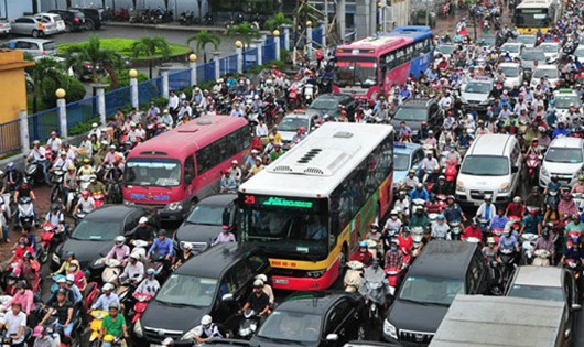 Chỉ đạo của Thủ tướng về chống ùn tắc giao thông tại Hà Nội, TP HCM