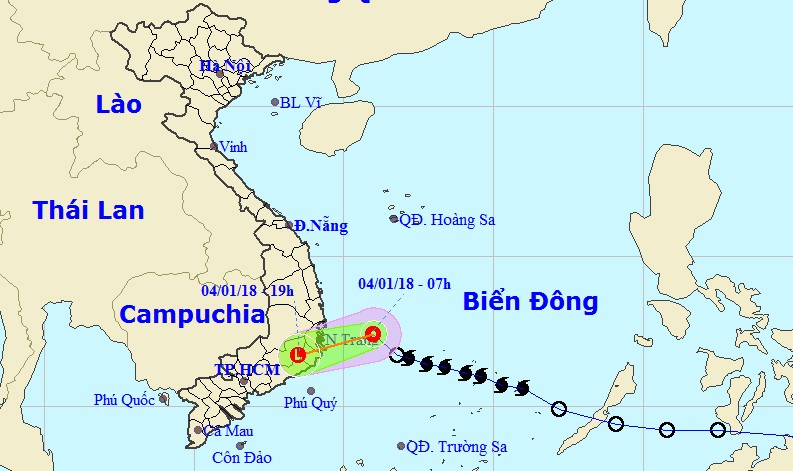 Áp thấp nhiệt đới sắp đổ bộ Nam Trung bộ, biển động, ba miền đều mưa