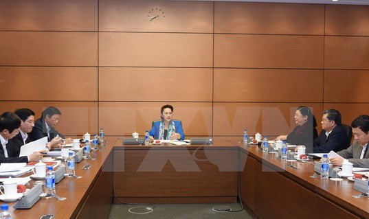 Chủ tịch Quốc hội Nguyễn Thị Kim Ngân chủ trì cuộc họp Ban tổ chức APPF 26. (Ảnh: Trọng Đức/TTXVN)