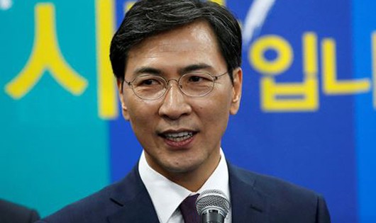 Ông An Hee-Jung phải từ chức vì bê bối tình dục