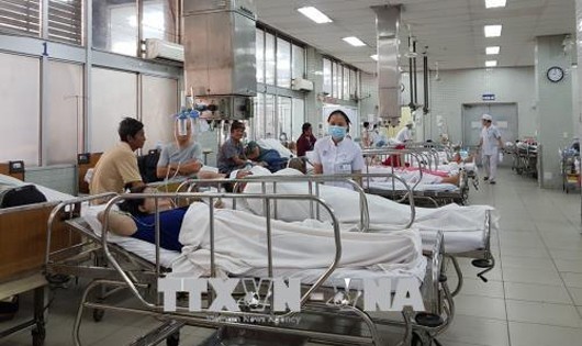 Bệnh nhân vụ cháy được cấp cứu và điều trị tại Bệnh viện Chợ Rẫy. Ảnh: Phương Vy/TTXVN