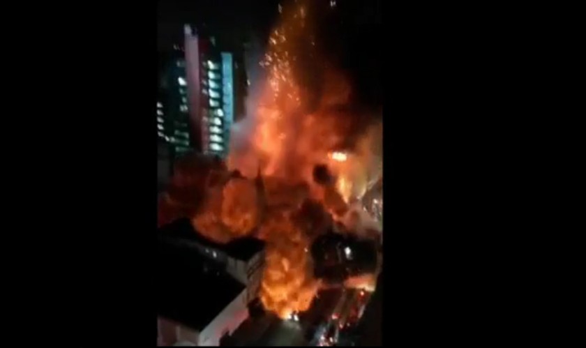 Hỏa hoạn khiến tòa nhà 26 tầng ở Brazil đổ sập