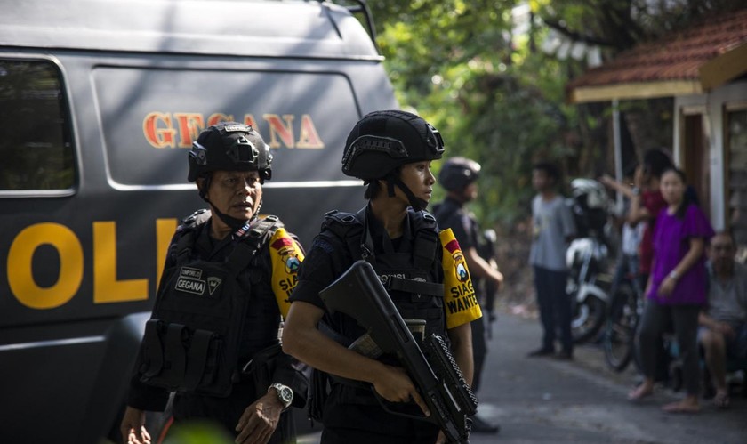 Cảnh sát Indonesia phong tỏa hiện trường. Ảnh: Jakarta Post