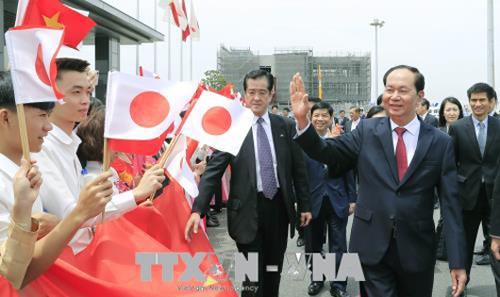 Chủ tịch nước đến Tokyo, bắt đầu chuyến thăm cấp Nhà nước tới Nhật Bản