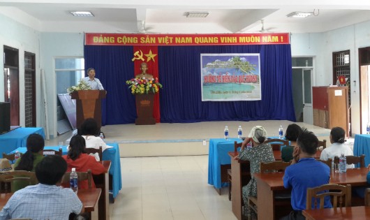 Ông Lê Văn Hương, GĐ Trung tâm TGPL tỉnh Quảng Nam phát biểu khai mạc.