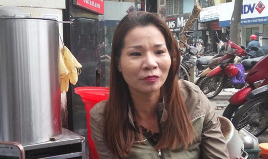 Chị Tạ Thị Thu Trang, người bị trao nhầm cho bà Nguyễn Mai Hạnh (65 tuổi, ở phố Quán Thánh, quận Ba Đình, Hà Nội) cách đây 42 năm ở nhà hộ sinh quận Ba Đình.