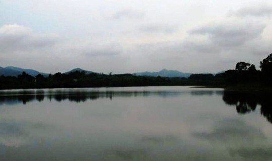 Hồ nước mà trưởng Công an xã Triệu Thành đi câu rồi được phát hiện chết đuối.