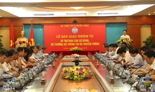 Thiếu tướng Nguyễn Mạnh Hùng nhận nhiệm vụ Ban Bí thư và Thủ tướng giao