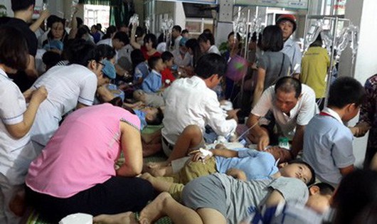 Công bố nguyên nhân khiến hơn 300 học sinh Ninh Bình phải nhập viện