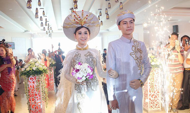 Chuyện tế nhị: Khách đi đám cưới sao Việt mừng bao nhiêu tiền?