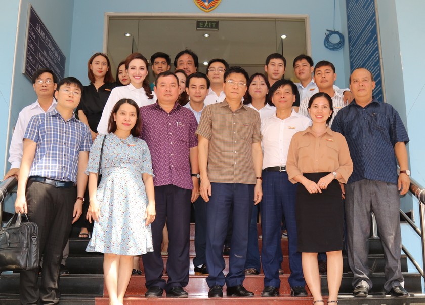Bộ trưởng Lê Thành Long thăm Cơ quan đại diện Báo Pháp luật Việt Nam tại TP HCM