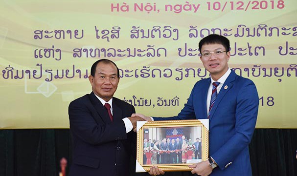 Bộ trưởng Bộ Tư pháp Lào đến thăm và làm việc tại Học viện Tư pháp Việt Nam