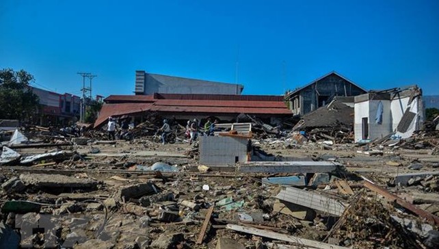 Hiện trường sau một thảm họa động đất sóng thần ở Indonesia. (Ảnh: TTXVN)