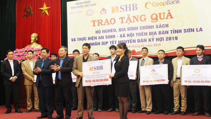 SHB tặng 1 tỷ đồng cho đồng bào khó khăn tại tỉnh Sơn La