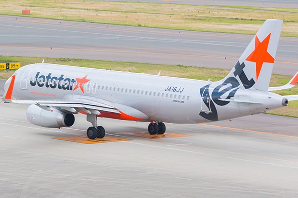 Yêu cầu Bộ Giao thông Vận tải báo cáo Thủ tướng kết quả xử lý thông tin về Hãng hàng không Jetstar Pacific