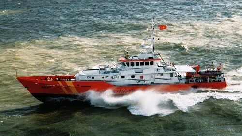 Tàu SAR 411 tham gia tìm kiếm ngư dân mất tích. Ảnh: VnExpress