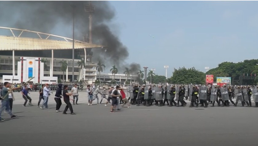 Ấn tượng cảnh công an diễn tập chống gây rối, khủng bố tại Hà Nội 