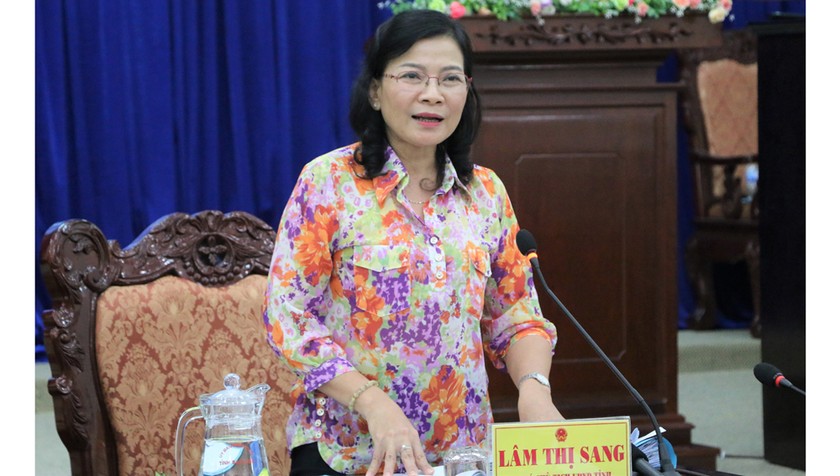  Bà Lâm Thị Sang - Phó Chủ tịch UBND tỉnh Bạc Liêu phát biểu trước báo giới.