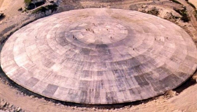 Hình ảnh mái vòm bê tông khổng lồ dày 45 cm. Ảnh: AFP