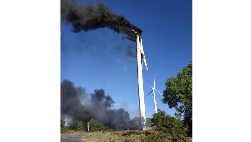 Cháy turbine điện gió thiệt hại gần trăm tỷ đồng