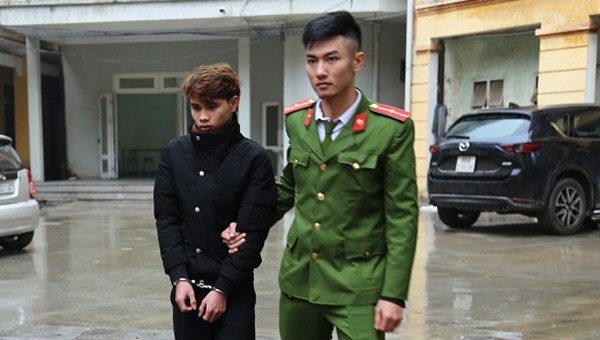 Đối tượng Nguyễn Tiến Tuyến bị bắt giữ.