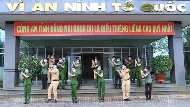 Lạ mà yêu 'Vũ điệu rửa tay' của cảnh sát trẻ Đồng Nai 