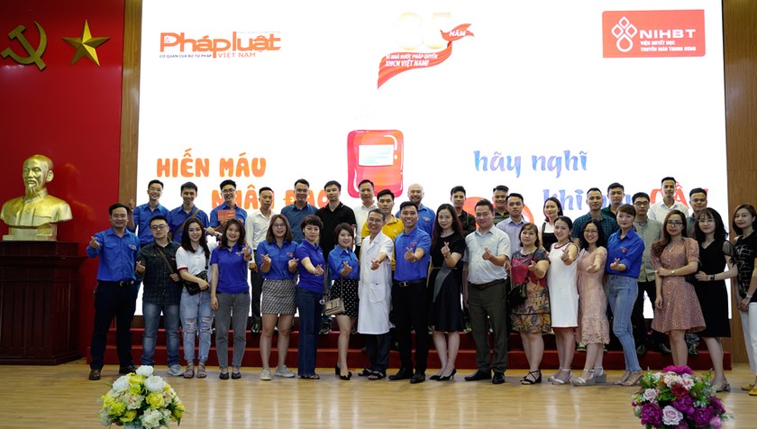 Gần 100 cán bộ, phóng viên Báo Pháp luật Việt Nam tham gia hiến máu