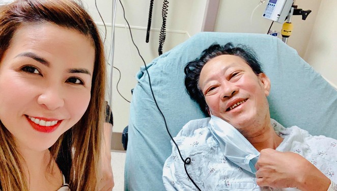 Vợ chồng nhạc sĩ Lê Quang tại bệnh viện ở Mỹ.