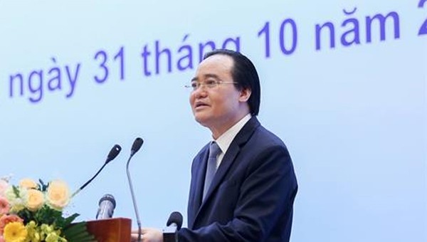 Bộ trưởng Phùng Xuân Nhạ kêu gọi ủng hộ sách, vở cho thầy trò miền Trung