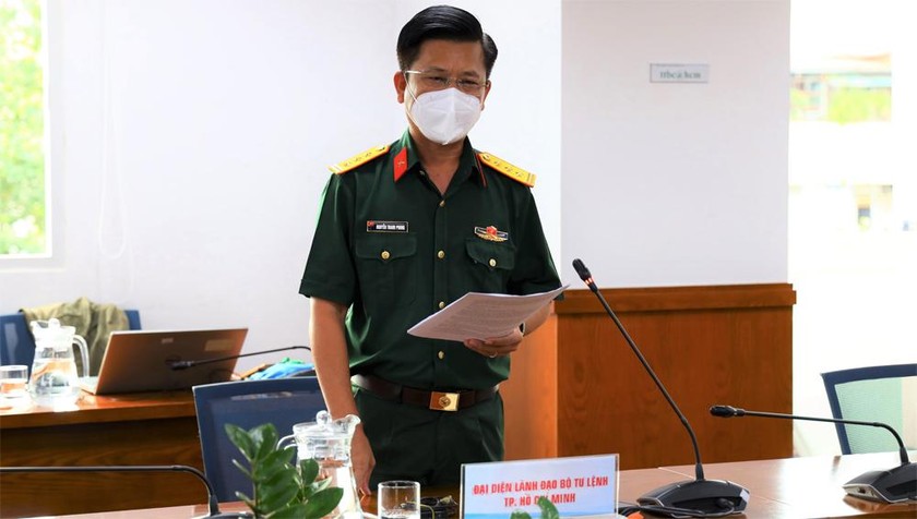Thượng tá Nguyễn Thanh Phong, Chủ nhiệm Chính trị Bộ Tư lệnh TP HCM thông tin trước báo giới.