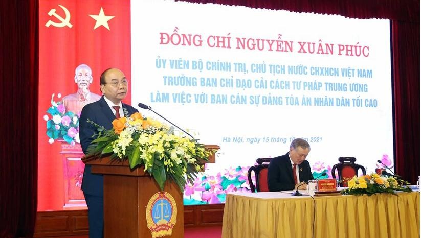 Chủ tịch nước Nguyễn Xuân Phúc phát biểu tại buổi làm việc với Ban cán sự Đảng Tòa án nhân dân tối cao.