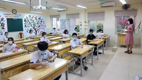 Học sinh Hà Nội dự thi vào lớp 10. (Ảnh: Minh Sơn/Vietnam+)