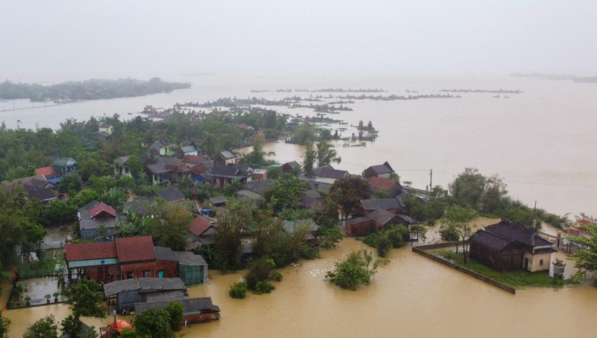 Yêu cầu Chủ tịch các tỉnh miền Trung chỉ đạo khắc phục nhanh hậu quả mưa lũ bất thường