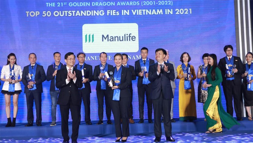 Manulife Việt Nam nhận giải Rồng Vàng về dịch vụ và sản phẩm sức khỏe số hóa