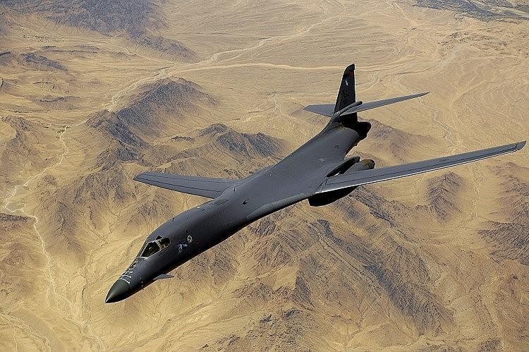 Triều Tiên phóng tên lửa, Mỹ lập tức triển khai máy bay ném bom 'thiên nga tử thần'