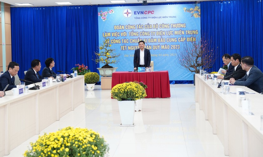 Bộ trưởng Bộ Công Thương Nguyễn Hồng Diên phát biểu tại buổi làm việc.
